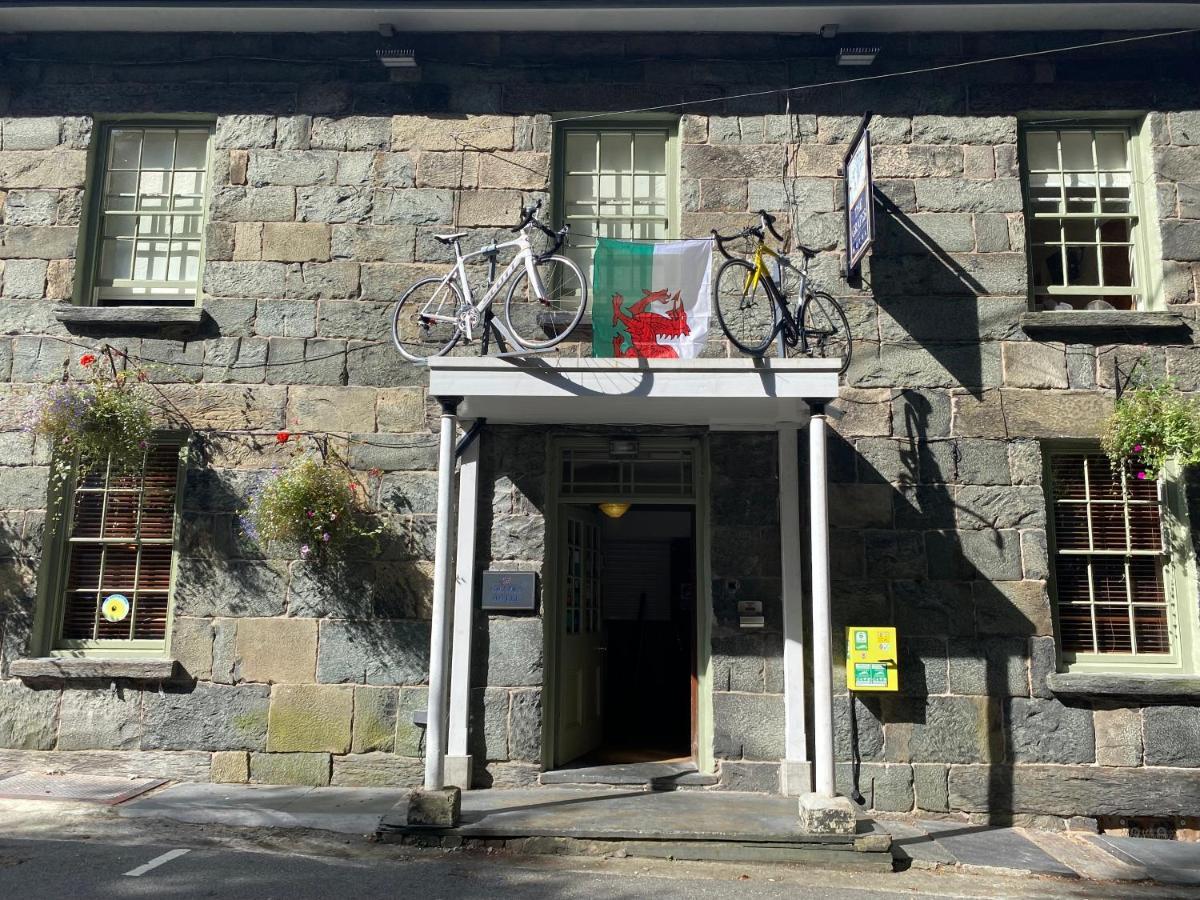 Grapes Hotel, Bar & Restaurant Snowdonia Nr Zip World Blaenau Ffestiniog Buitenkant foto